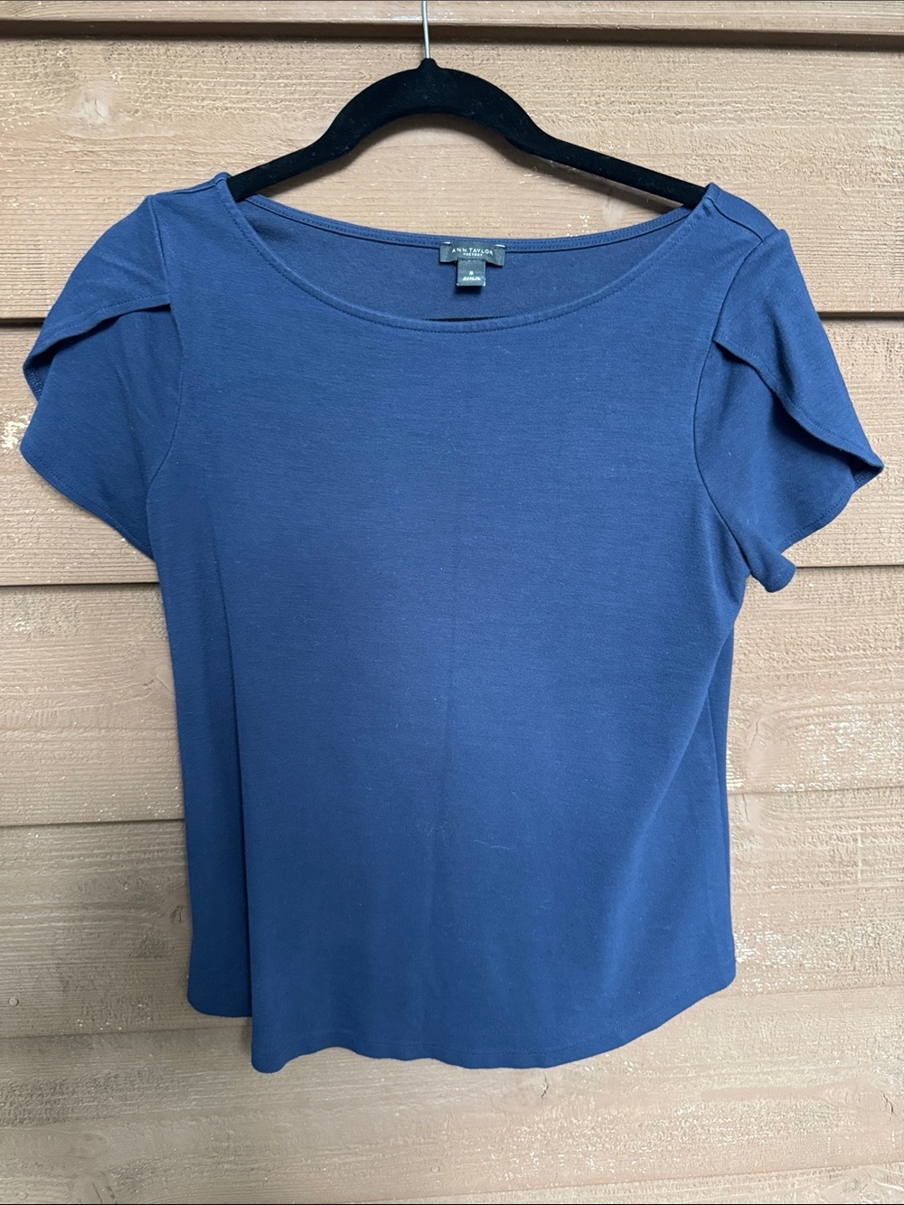 Ann Taylor Factory Navy Short Sleeve Scoop Neck Tee size Medium